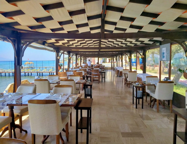 kucukkuyu-gulet-restaurant-garden-beach-6-1067x800_2